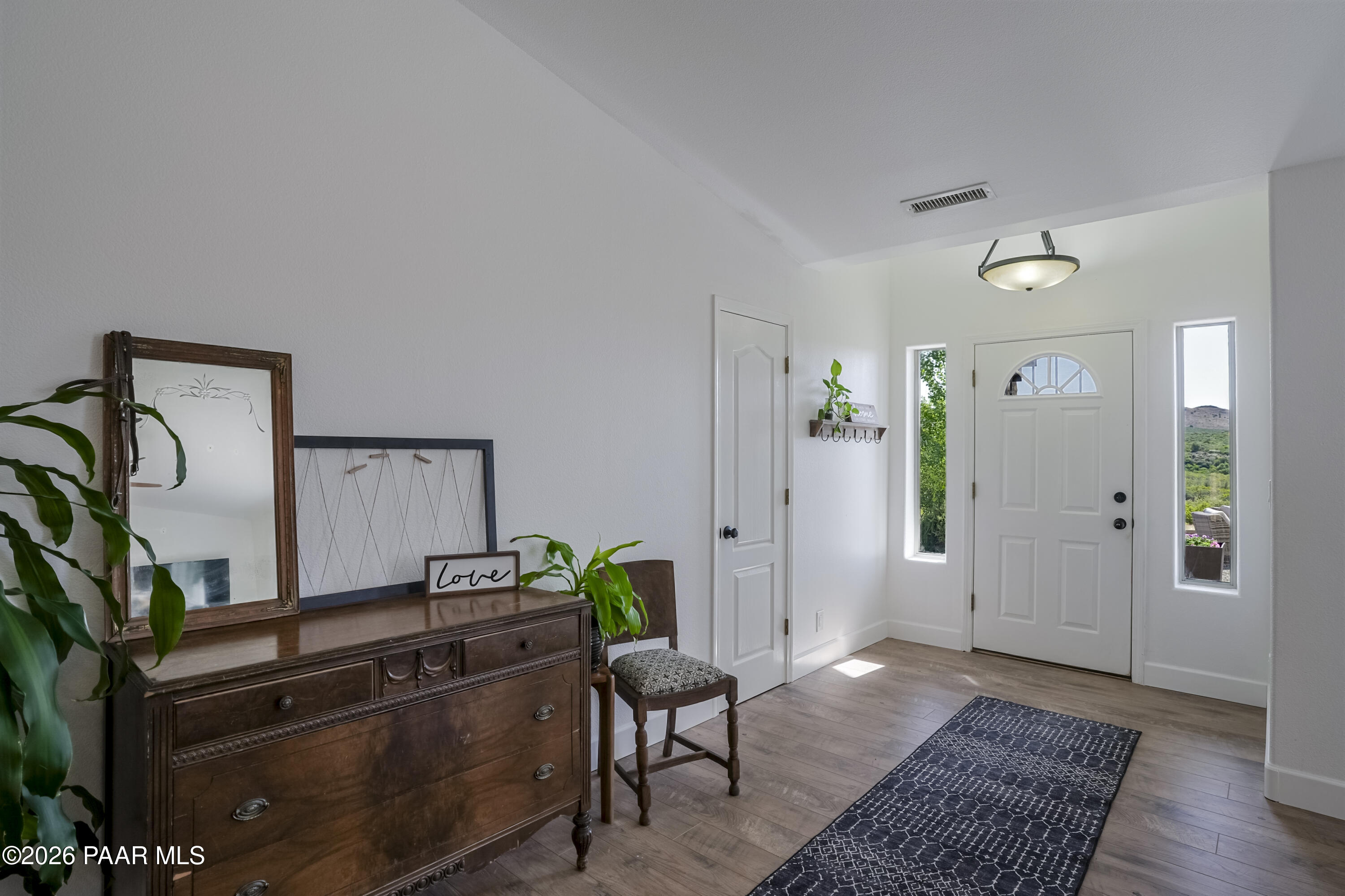 7305 South Rigger Road Mayer, AZ 86333 - Photo 14 of 50 Foyer 1