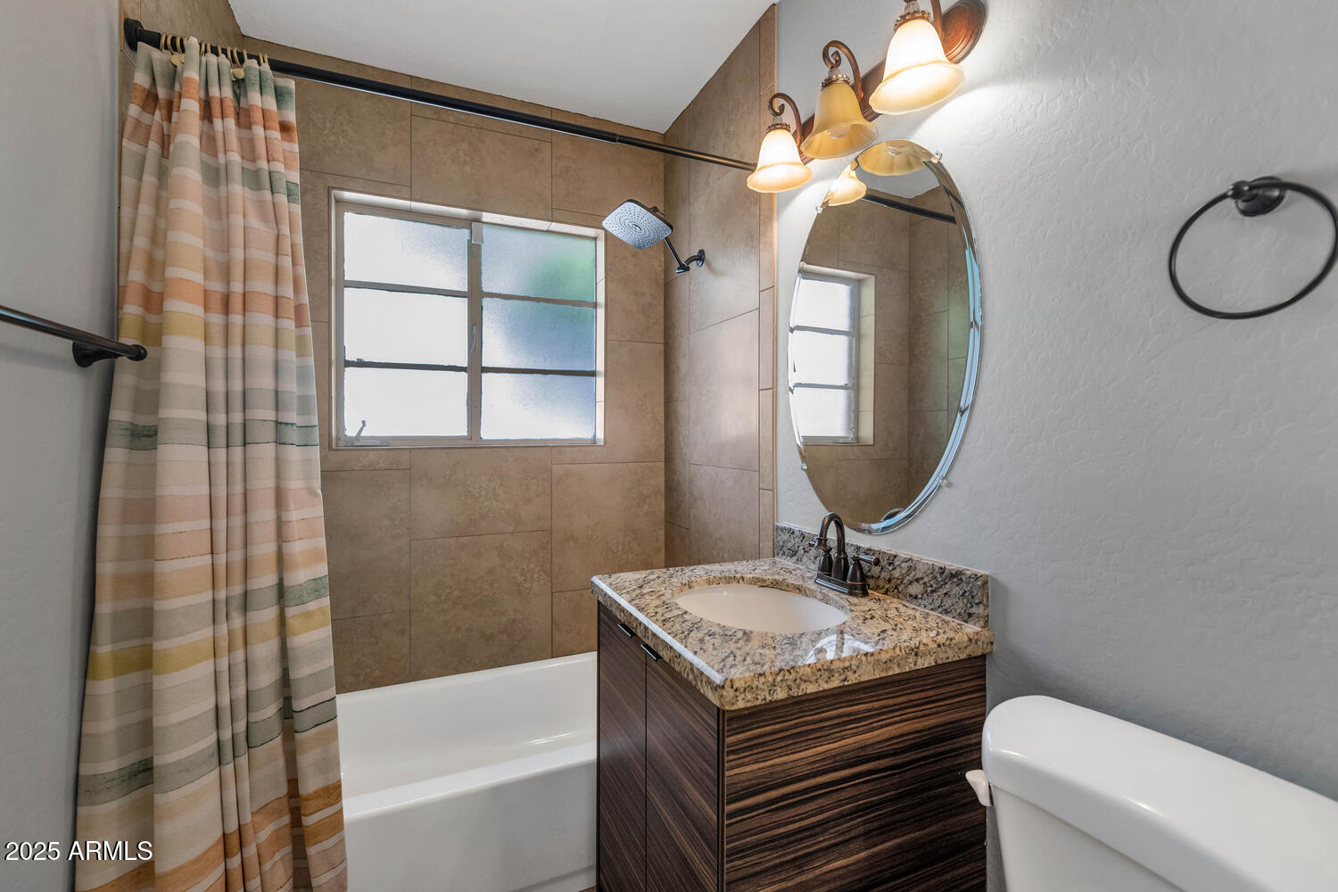 846 East Ocotillo Road Phoenix, AZ 85014 - Photo 27 of 44 Hall Bath