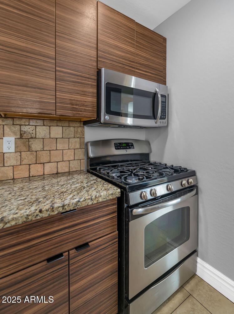 846 East Ocotillo Road Phoenix, AZ 85014 - Photo 9 of 44 846 E Ocotillo Rd-large-018-032-846 E Oc