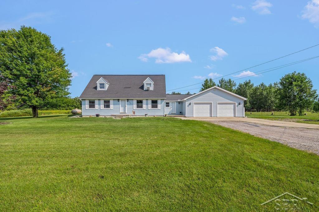 850 West Stewart Road Midland, MI 48640 - Photo 2 of 36 50152725-ae79bd8b-fece-4f65-8a72-d91a8e612138.JPG