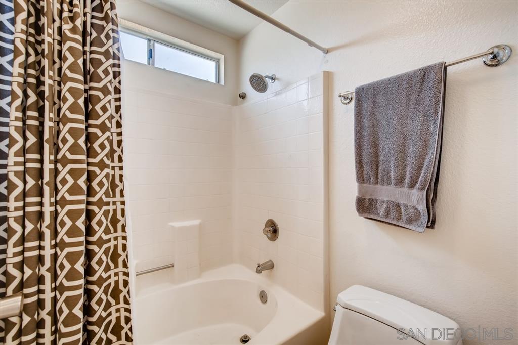 4119 Esperanza Way Oceanside, CA 92056 - Photo 14 of 25