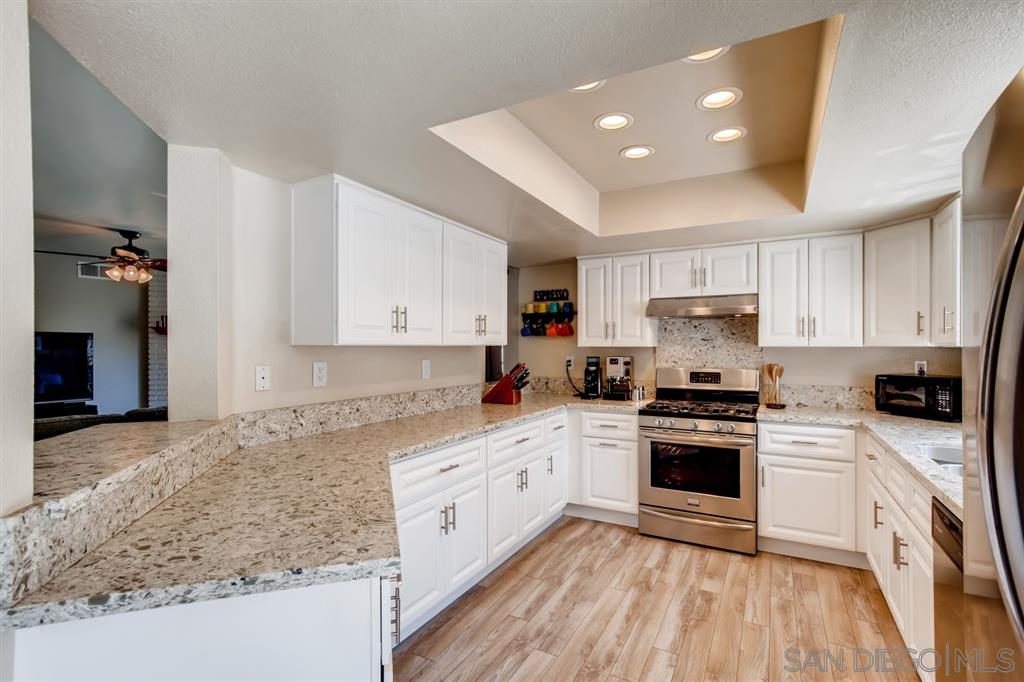 4119 Esperanza Way Oceanside, CA 92056 - Photo 6 of 25