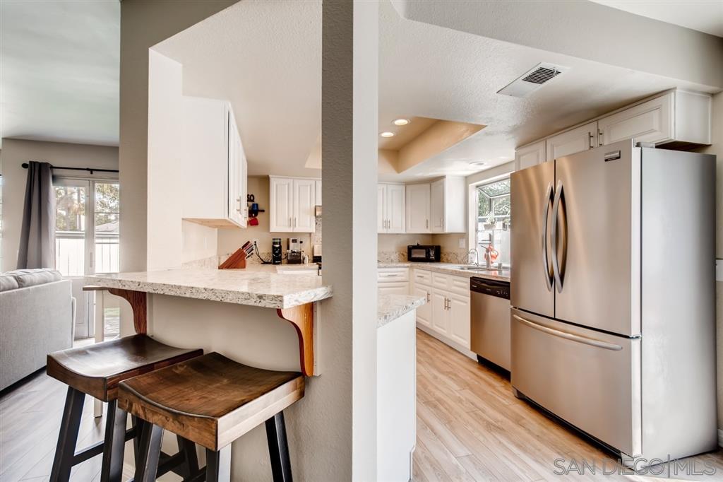 4119 Esperanza Way Oceanside, CA 92056 - Photo 9 of 25