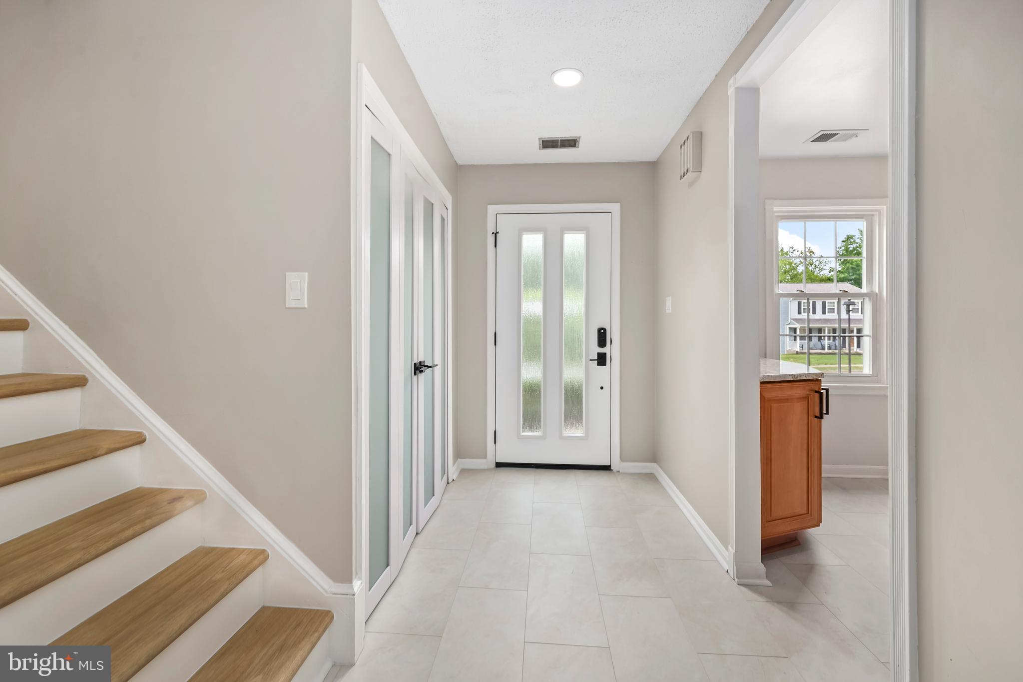 8311 Timber Brook Lane Springfield, VA 22153 - Photo 5 of 46 Entryway