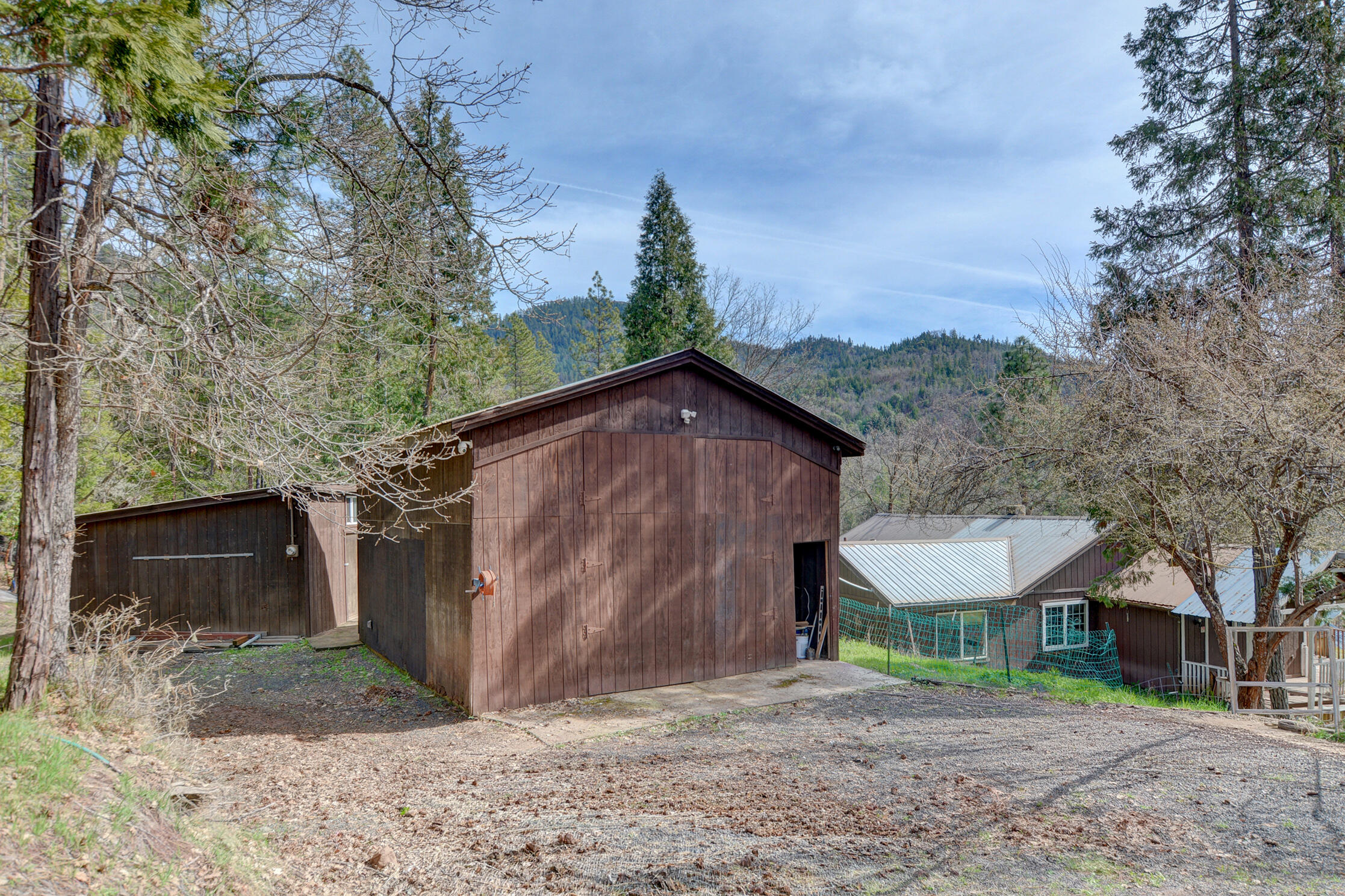 5492 Highway 227 Trail, OR 97541 - Photo 31 of 57