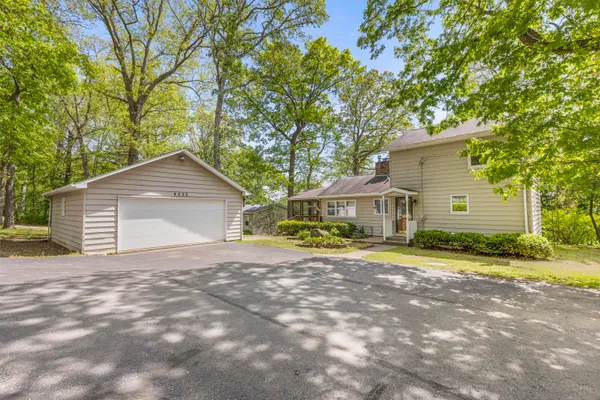 $239,900 | 4035 Oak Park Drive, Osseo, MI 49266