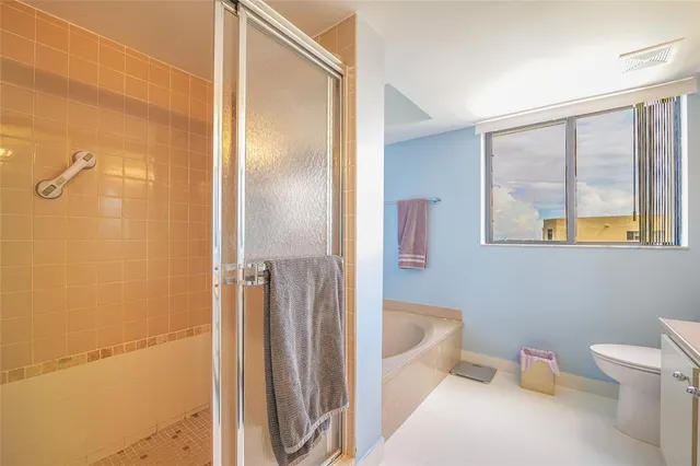 $219,000 | 7100 Radice Court, Unit 807, Lauderhill, FL 33319