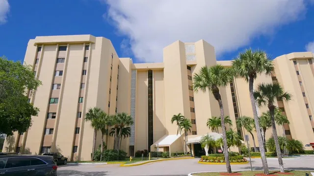 $219,000 | 7100 Radice Court, Unit 807, Lauderhill, FL 33319