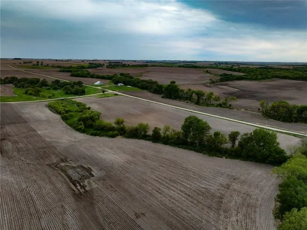 $250,000 | 320-th Foxtail Road, Hiawatha, KS 66434