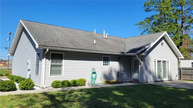 $285,000 | 1476 Stoystown Road, Friedens, PA 15541