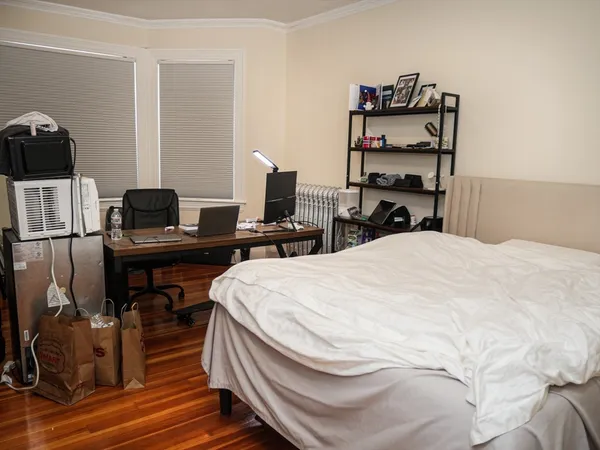 $4,800 | 10 Beals Street, Unit 3, Brookline, MA 02446