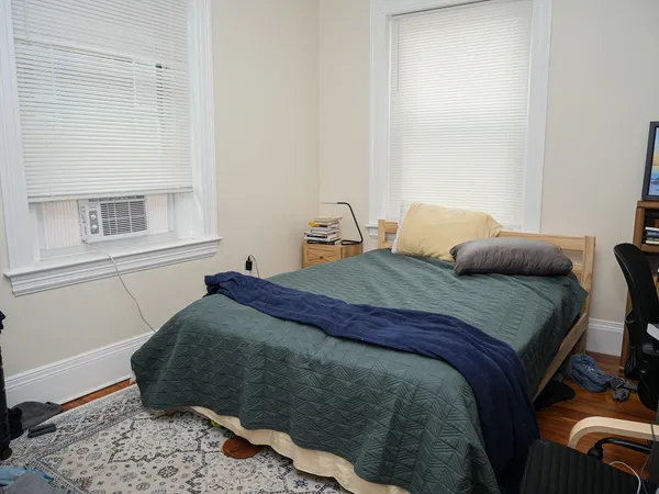 $4,800 | 10 Beals Street, Unit 3, Brookline, MA 02446