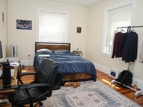 $4,800 | 10 Beals Street, Unit 3, Brookline, MA 02446