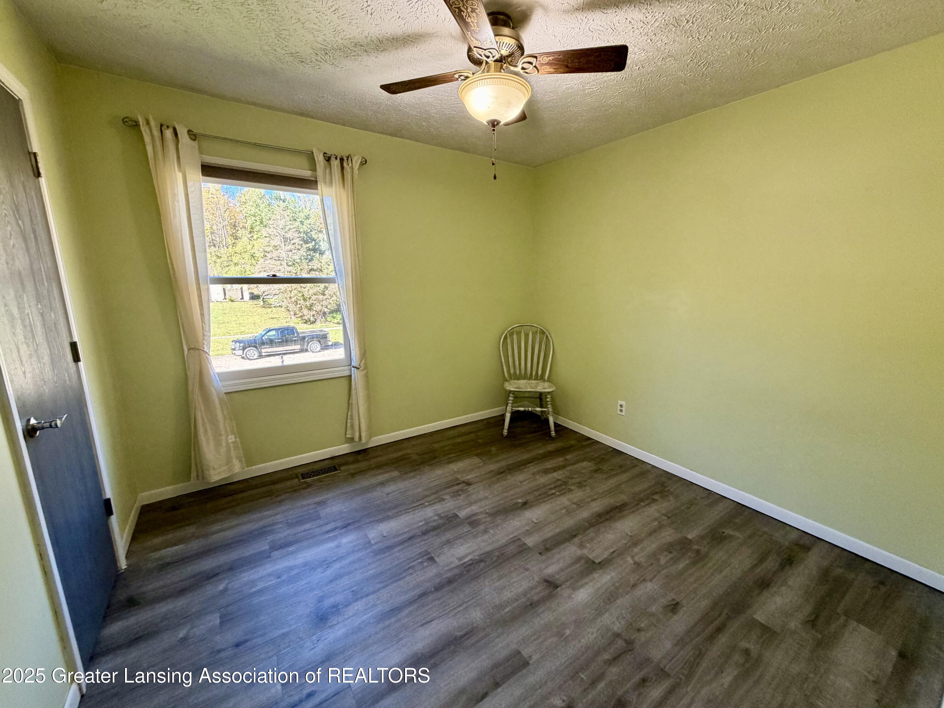 229 Williamsburg Road Lansing, MI 48917 - Photo 33 of 61 IMG_0259