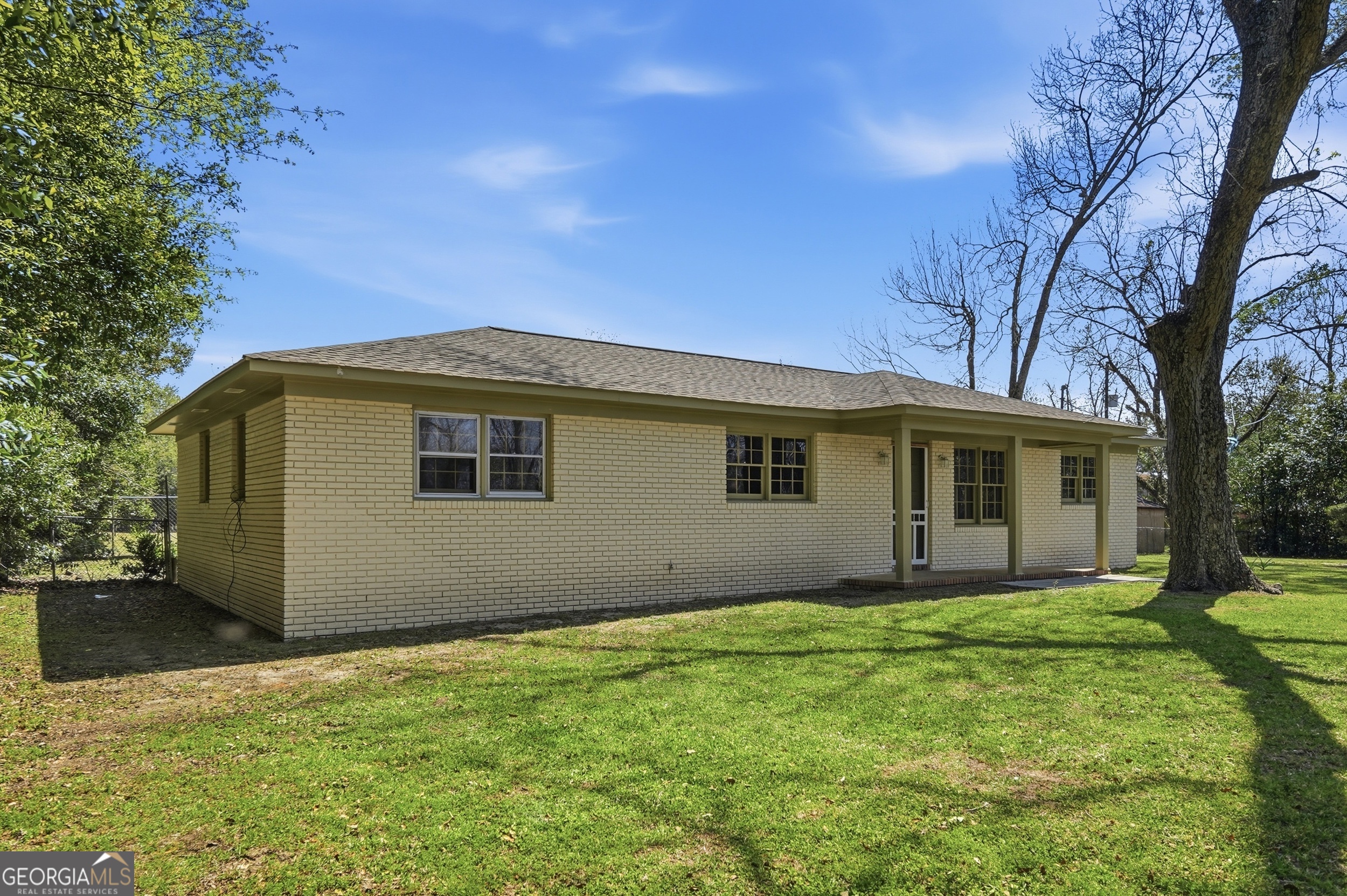 3710 Coakley Avenue Albany, GA 31721 - Photo 2 of 47 a front view of a house with garden