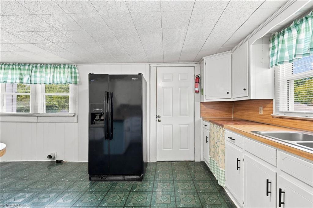 127 South Fieldcrest Road Eden, NC 27288 - Photo 12 of 21 Gallery Image 12