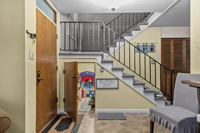 $250,000 | 1809 Alcan Drive, Unit 5, Menasha, WI 54952