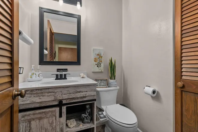 $250,000 | 1809 Alcan Drive, Unit 5, Menasha, WI 54952