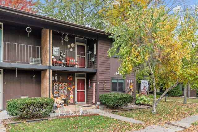 $250,000 | 1809 Alcan Drive, Unit 5, Menasha, WI 54952