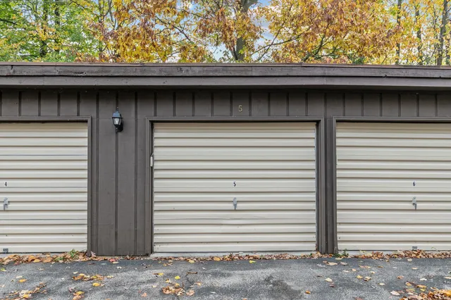 $250,000 | 1809 Alcan Drive, Unit 5, Menasha, WI 54952