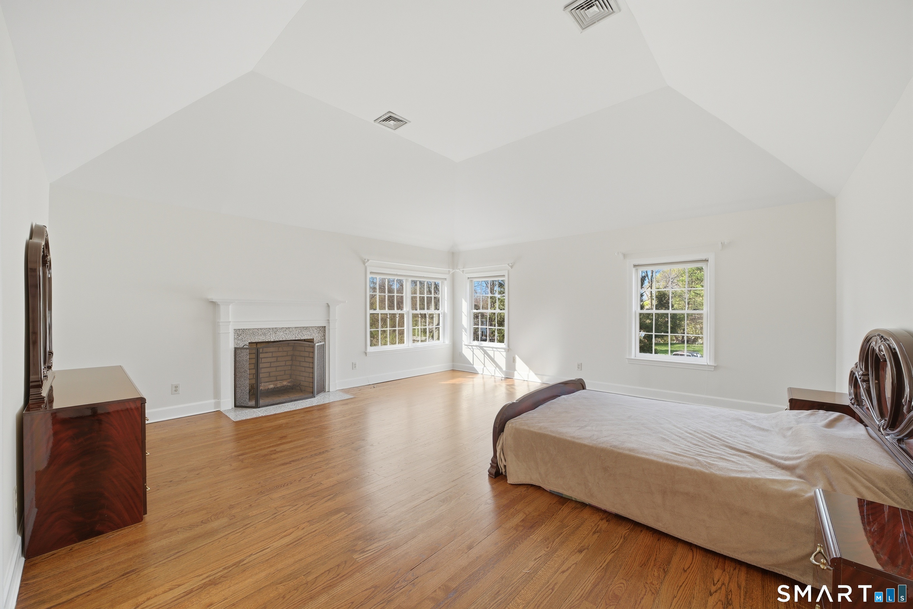 6 Admiral Lane Wilton, CT 06897 - Photo 13 of 38