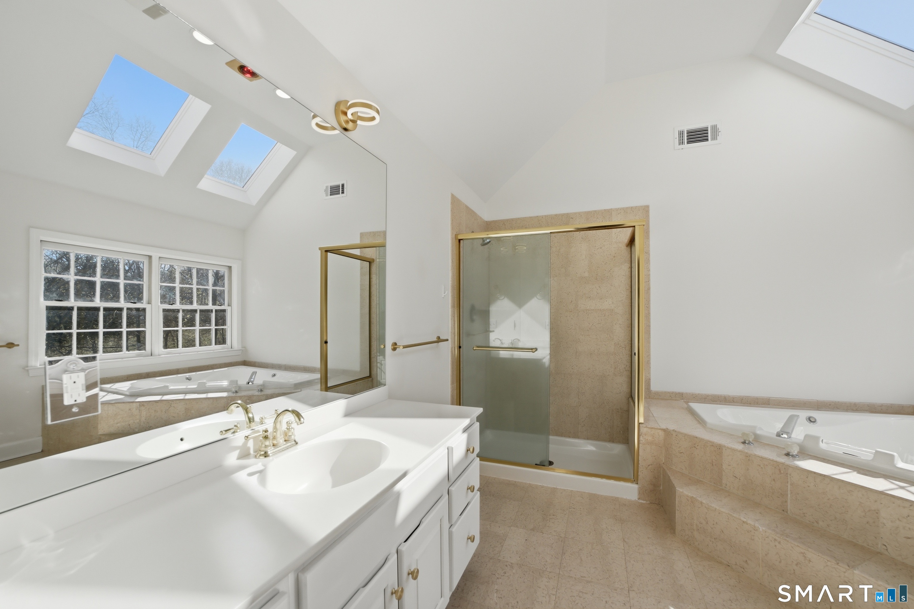 6 Admiral Lane Wilton, CT 06897 - Photo 15 of 38