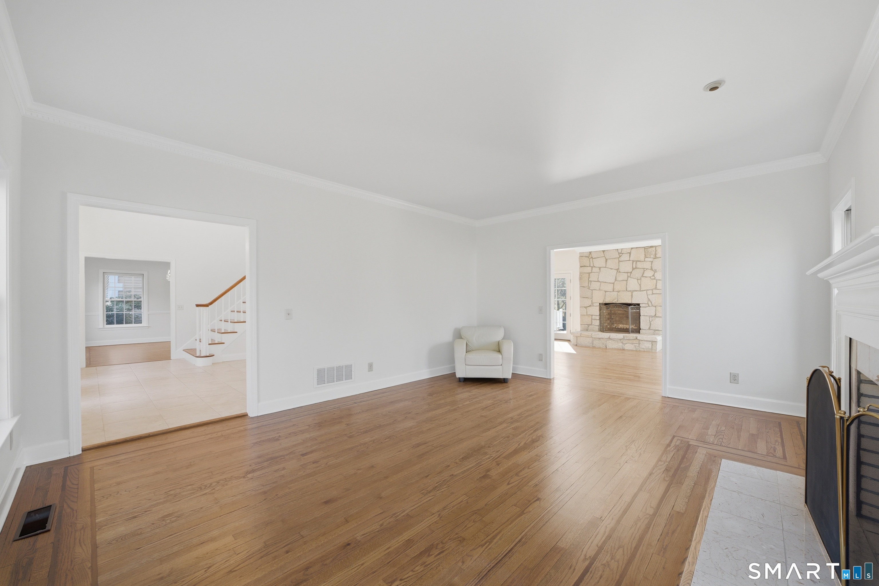 6 Admiral Lane Wilton, CT 06897 - Photo 4 of 38