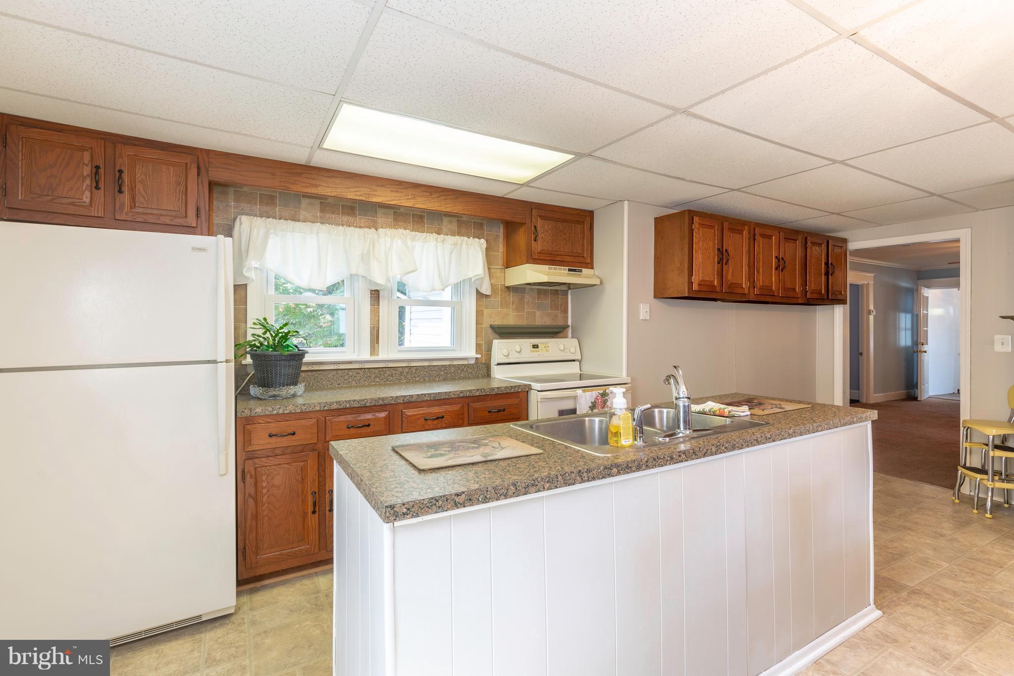 221 Dale Road Pasadena, MD 21122 - Photo 14 of 22 Kitchen
