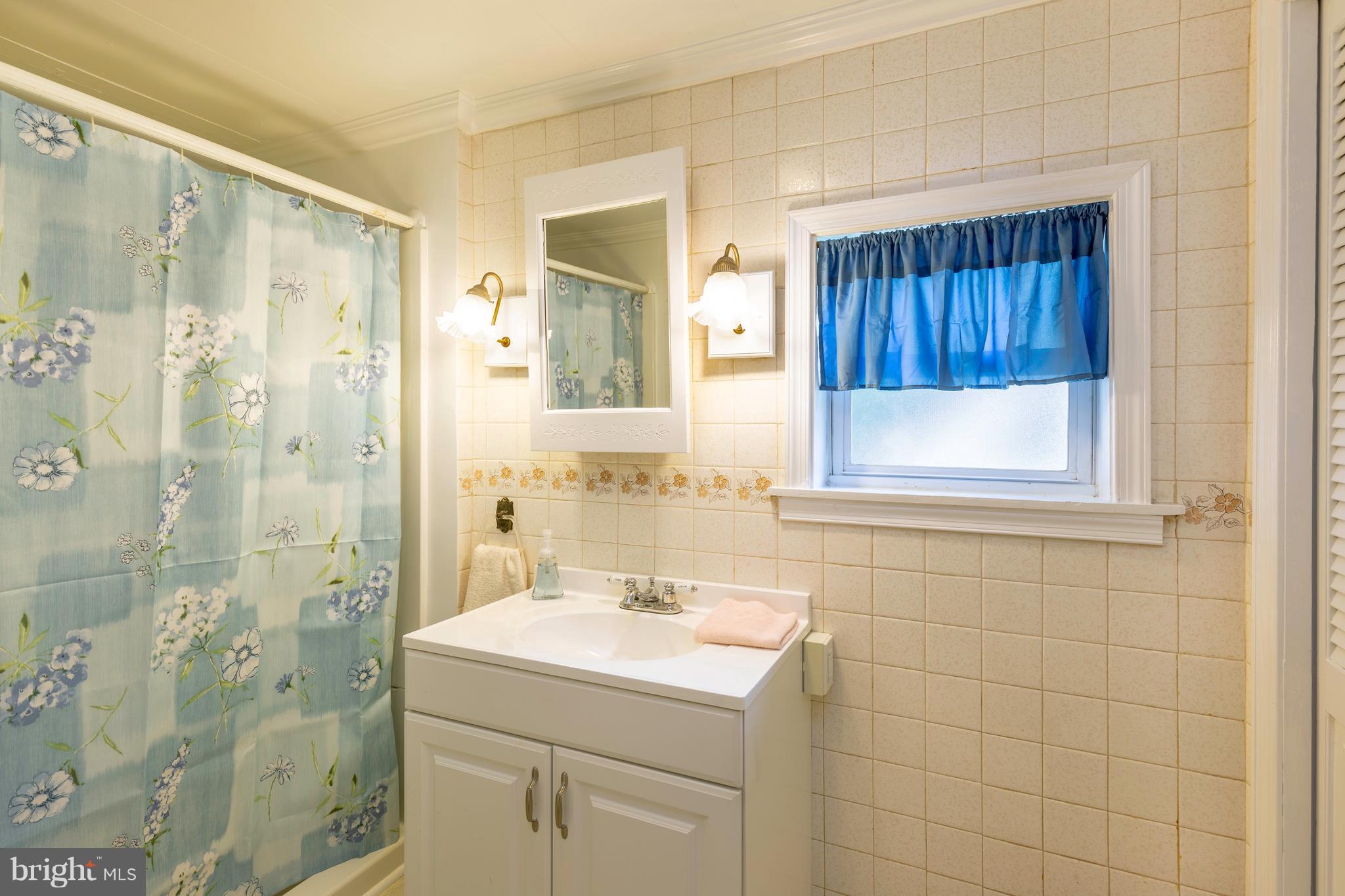 221 Dale Road Pasadena, MD 21122 - Photo 16 of 22 Bath