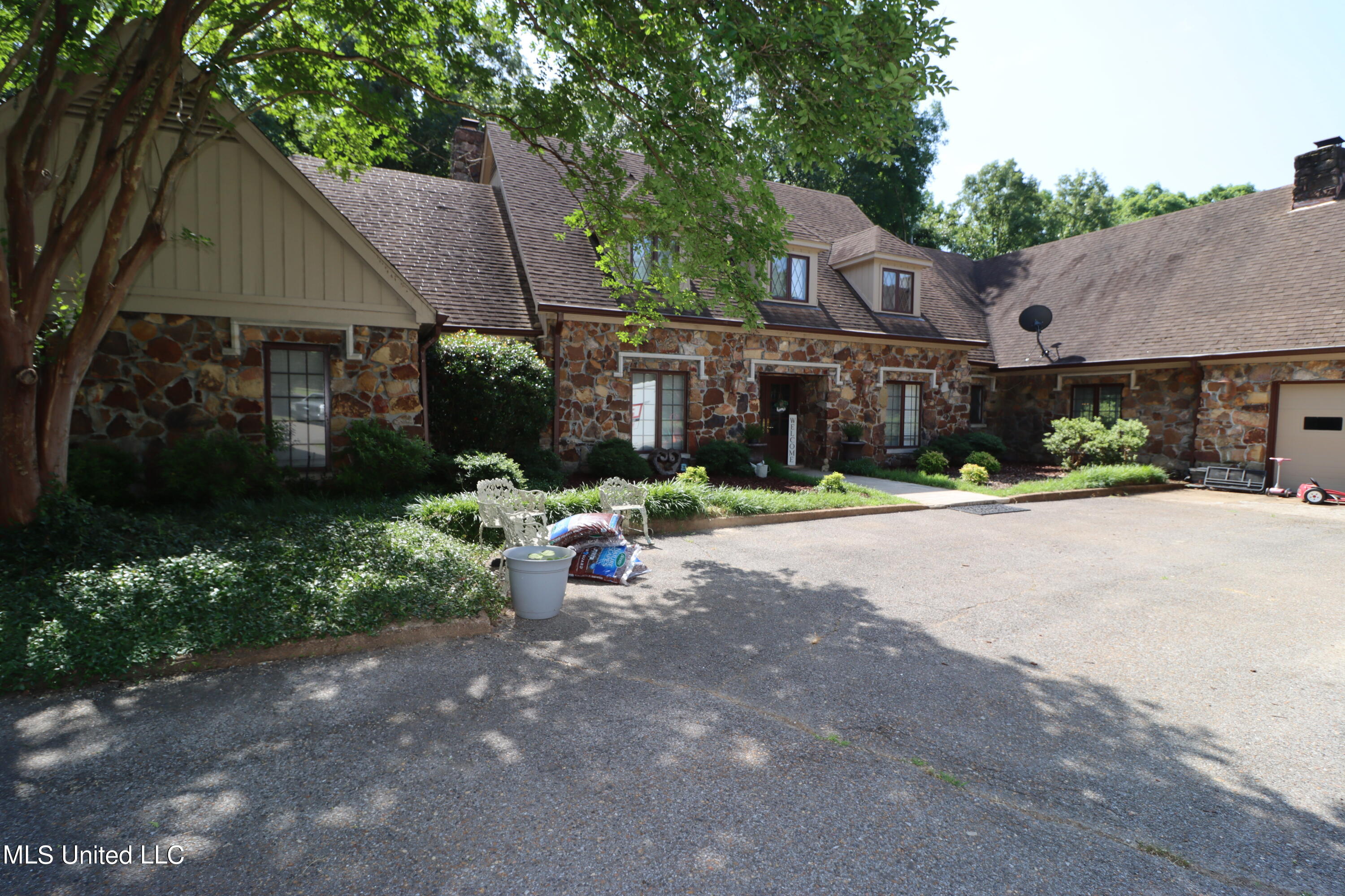 4410 McIngvale Road Hernando, MS 38632 - Photo 1 of 37 Welcome Home