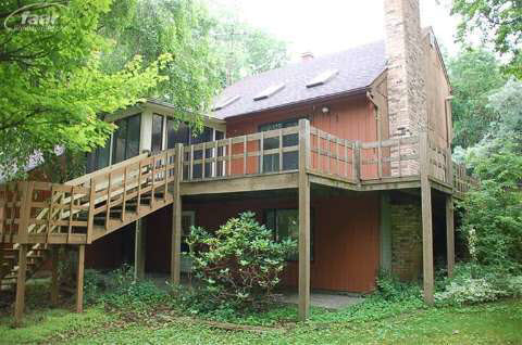 10104 Denton Hill Road Fenton, MI 48430 - Photo 2 of 17 20363536-1.JPG