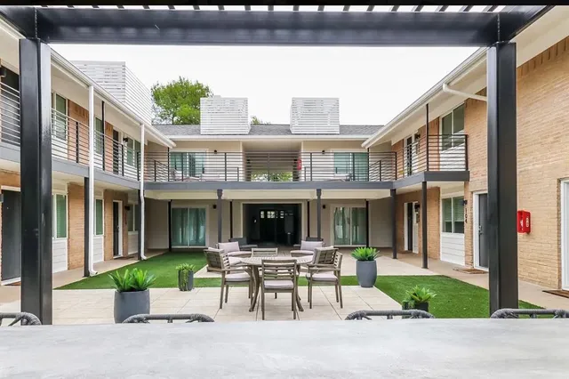 $1,125 | 425 North Rosemont Avenue, Unit 102, Dallas, TX 75208