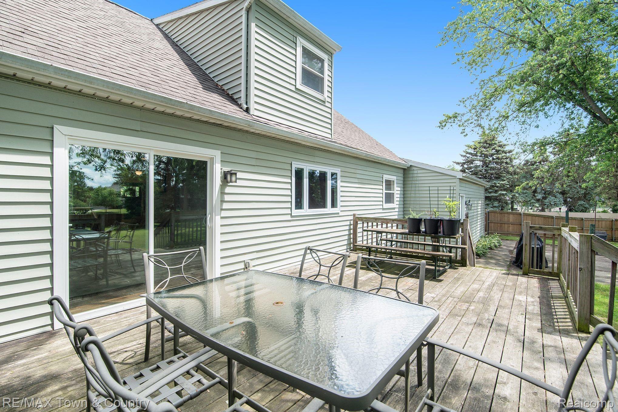 8189 Carpenter Road Flushing, MI 48433 - Photo 25 of 28 5.jpeg
