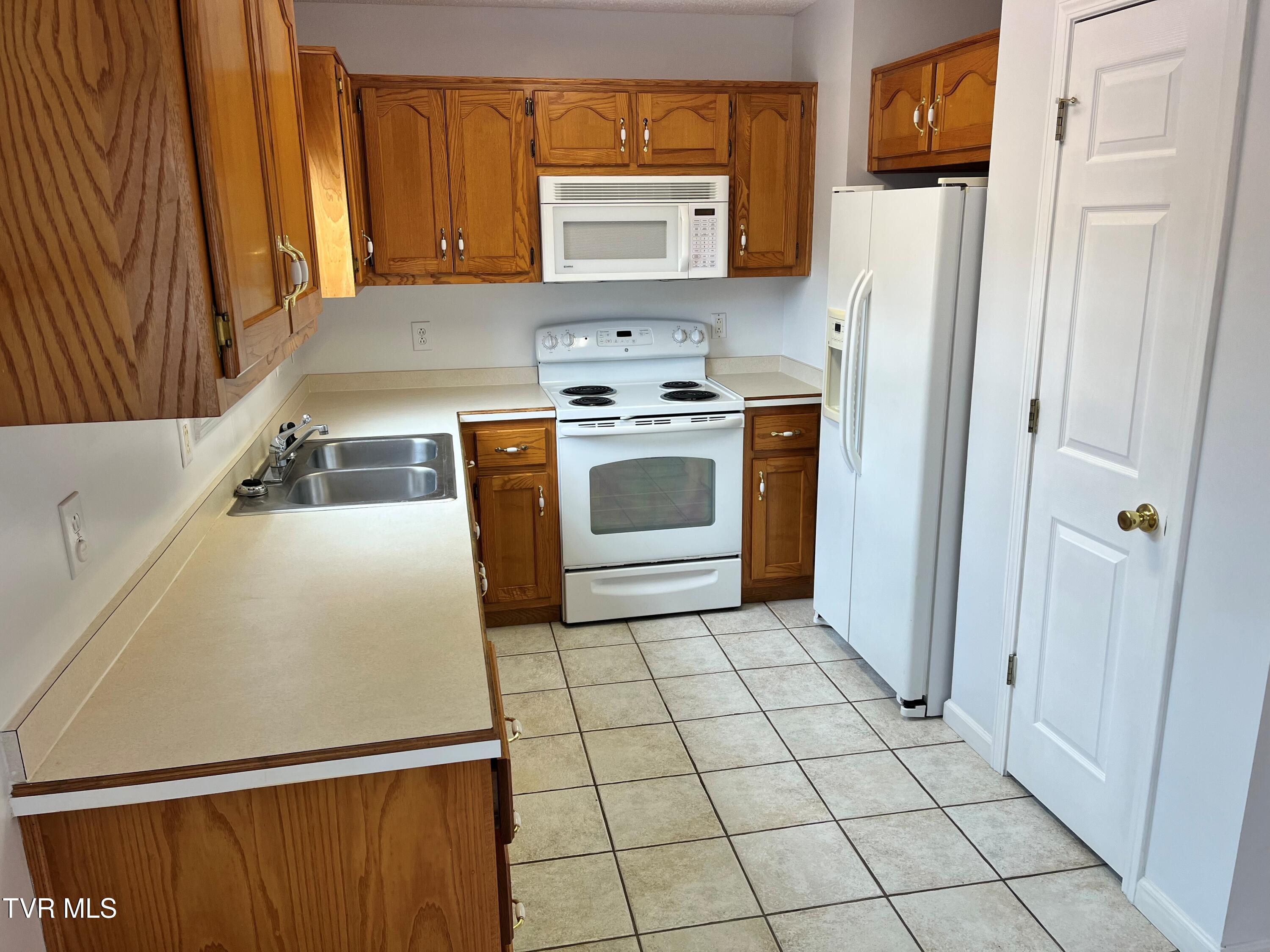 22 Pepper Ridge Court, Unit 22 Johnson City, TN 37615 - Photo 10 of 42 lm8