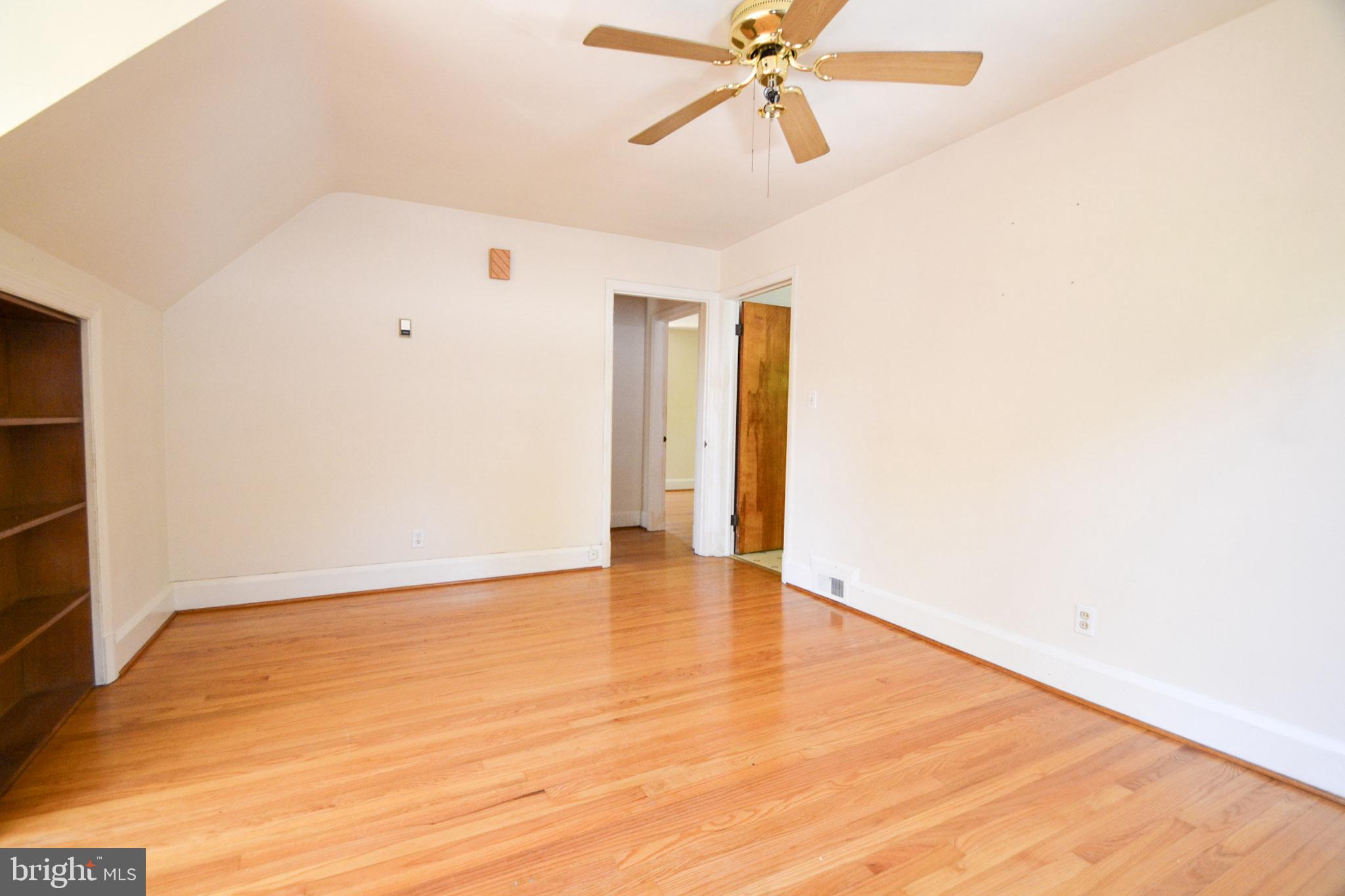 1524 Orlando Road Baltimore, MD 21234 - Photo 16 of 30 Upper living room