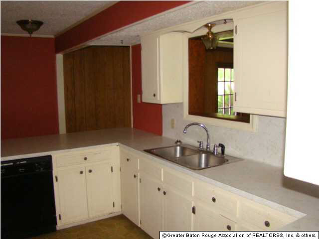 10135 Ridgely Drive Baton Rouge, LA 70809 - Photo 2 of 5