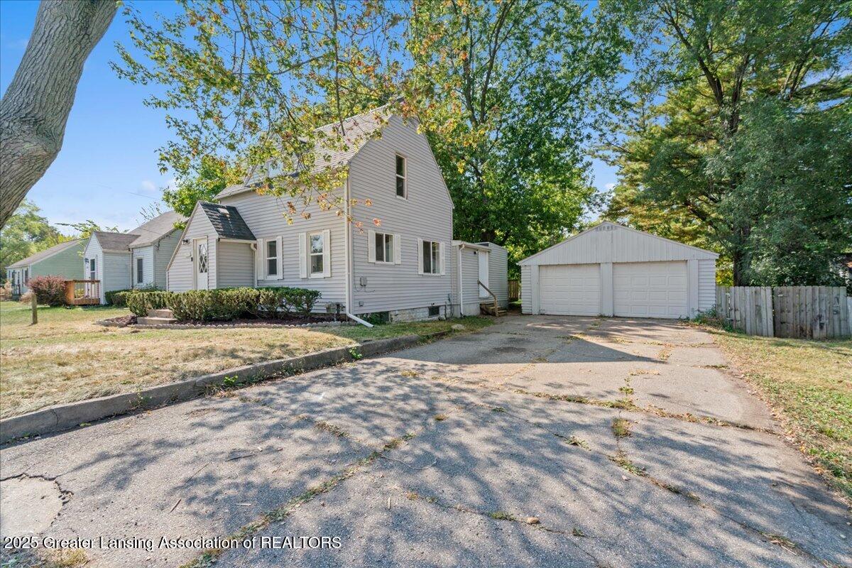 3312 Pleasant Grove Road Lansing, MI 48910 - Photo 12 of 33 Front