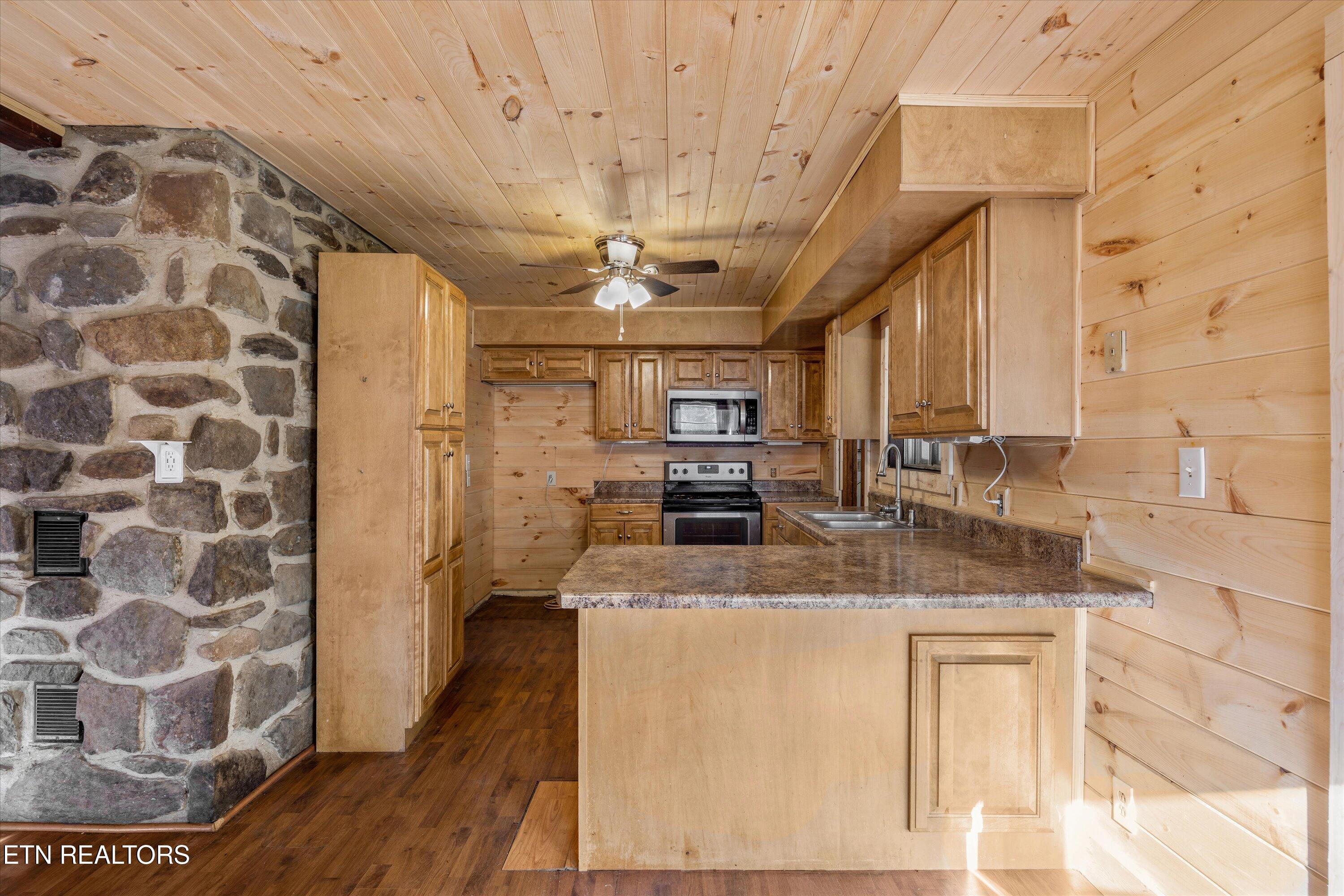 320 Caney Branch Road Tellico Plains, TN 37385 - Photo 6 of 35 06-320 Caney Br Rd 19