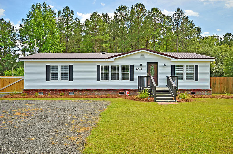 2047 Highway 61 Ridgeville, SC 29472 - Photo 2 of 30 Front close up