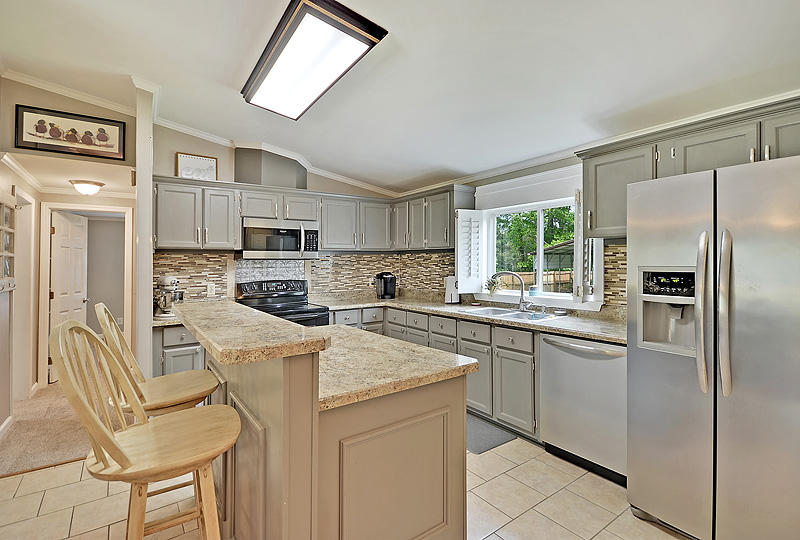 2047 Highway 61 Ridgeville, SC 29472 - Photo 13 of 30 Kitchen