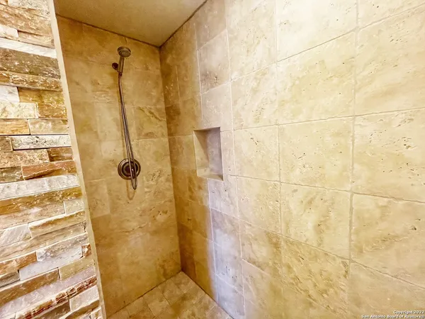 $1,675 | 1889 Windmere, Canyon Lake, TX 78133