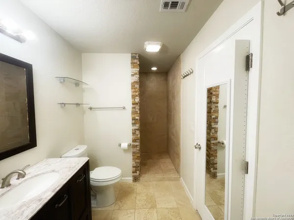 $1,675 | 1889 Windmere, Canyon Lake, TX 78133