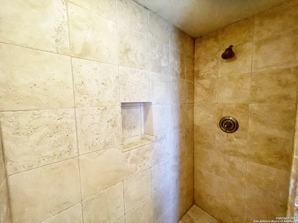 $1,675 | 1889 Windmere, Canyon Lake, TX 78133