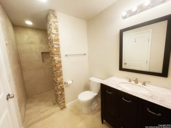 $1,675 | 1889 Windmere, Canyon Lake, TX 78133