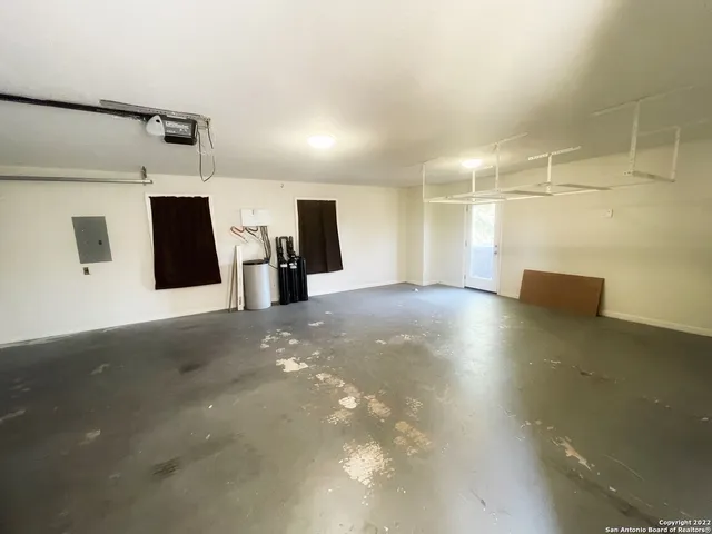 $1,750 | 1889 Windmere, Canyon Lake, TX 78133