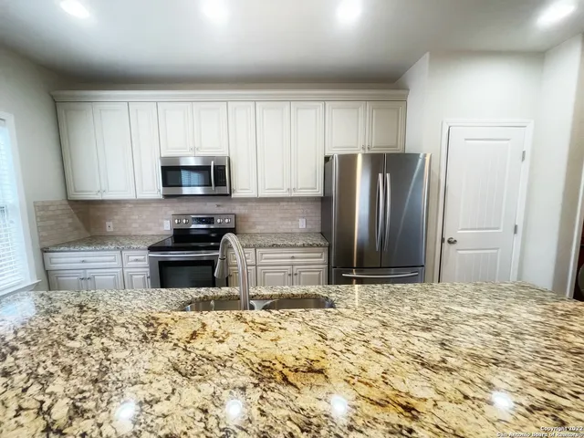 $1,750 | 1889 Windmere, Canyon Lake, TX 78133