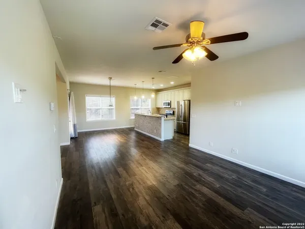 $1,675 | 1889 Windmere, Canyon Lake, TX 78133