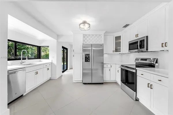 $7,300 | 11640 Southwest 99th Court, Miami, FL 33176