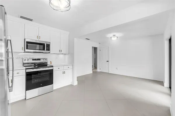 $7,300 | 11640 Southwest 99th Court, Miami, FL 33176