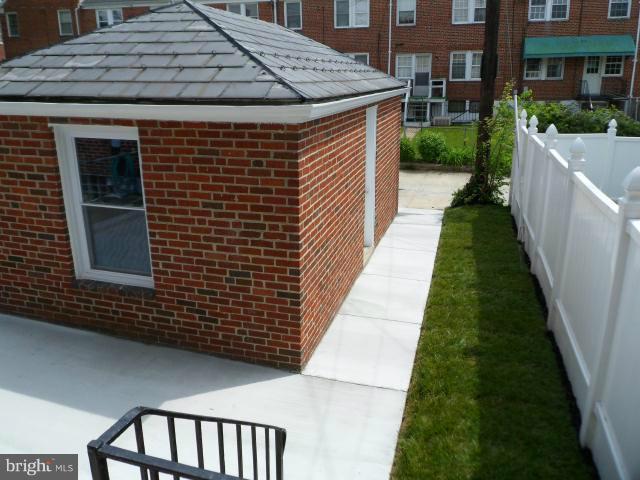 1517 Tunlaw Road Baltimore, MD 21218 - Photo 11 of 30 Garage